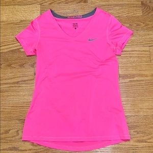 Nike Dri-Fit shirt (HOT PINK)